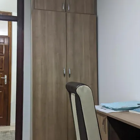 Mirage Apartment *